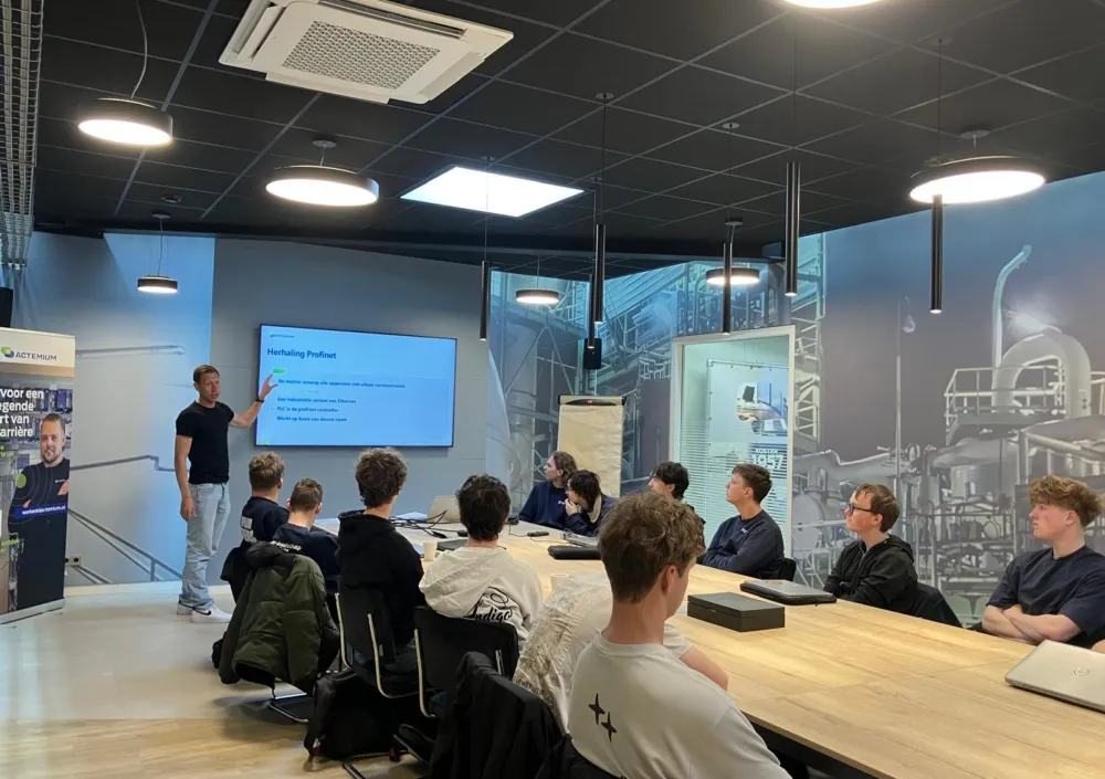 bedrijfsbezoek, graafschap college, mechatronica, mbo, smart industry, studenten, presentatie